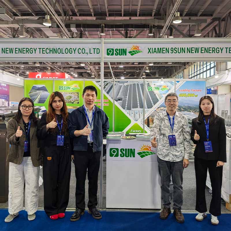 ملخص معرض UzEnergy 2026: مواقف السيارات الشمسية، وتركيب الألواح الشمسية على الأسطح والأرضيات، وشحن السيارات الكهربائية في طشقند